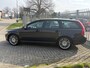 Volvo V50 1.8 Sport! 1e EIGENAAR NL AUTO NAP! Airco l Cruise l Trekhaak l LMV l MTF-STUUR! DEALER OH l TOPSTAAT!