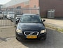 Volvo V50 1.8 Sport! 1e EIGENAAR NL AUTO NAP! Airco l Cruise l Trekhaak l LMV l MTF-STUUR! DEALER OH l TOPSTAAT!