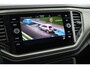 Volkswagen T-Roc 1.5 TSI 150pk DSG Style Trekhaak Camera Stoelverwarming Navigatie