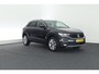 Volkswagen T-Roc 1.5 TSI 150pk DSG Style Trekhaak Camera Stoelverwarming Navigatie