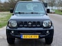 Suzuki Jimny 1.3 JX 2WD 3-Drs Stuurbekrachtiging Audio-CD/MP3 Leder 2 x airbag LMV 15" Colorpakket Trekhaak Dealeronderhoud Nw Apk