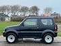 Suzuki Jimny 1.3 JX 2WD 3-Drs Stuurbekrachtiging Audio-CD/MP3 Leder 2 x airbag LMV 15" Colorpakket Trekhaak Dealeronderhoud Nw Apk