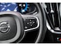 Volvo V60 2.0 B3 Essential Edition | Leder | Adaptieve Cruise Control | Sport Pack | 19" Black Edition Velgen | Stoelverwarming | Park Assist |