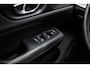 Volvo V60 2.0 B3 Essential Edition | Leder | Adaptieve Cruise Control | Sport Pack | 19" Black Edition Velgen | Stoelverwarming | Park Assist |