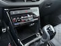 Volkswagen T-Cross 1.0 TSI R-Line | Matrix LED | 18" | Carplay | Parkeerhulp | ACC | Stoelverwarming |