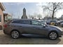 Toyota Avensis Touring Sports 1.8 VVT-i Dynamic. Zeer netjes! O.a. navi, camera, cruise, stoelverwarming. Boekjes aanwezig.