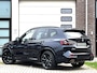 BMW X3 xDrive30e M-Sport All Black Pack Turbo 293 PK / Panodak / Head Up / Apple CarPlay / Laser Led / Leder M-Sport Int M Blauw Stiksels / Navi / 20" M-Sport Velg / NW Prijs € 86512,- / 1e Eigenaar!