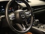 Mazda MX-30 e-SkyActiv EV 145 Exclusive-line 36 kWh - ORIGINEEL NEDERLANDSE AUTO - 3 FASE LADEN - SNELWEG LAAD MOGELIJKHEID - HEAD-UP DISPLAY - PARKEERSENSOREN VOOR EN ACHTER - STUUR EN STOEL VERWARMING - DODEHOEK DETECTIE