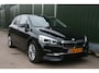BMW 2-Serie Active Tourer 225xe iPerformance High Executive SOH 89% LEER, SPORT, PANORAMADAK, HEAD-UP. CAMERA, STOELVERW.