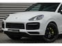 Porsche Cayenne Coupé 3.0 E-Hybrid | Sport Chrono | Pano | Alcantara | Luchtvering | HUD | Memory | 360 |