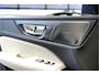Volvo S60 2.0 Recharge T8 AWD 287kW/390pk Aut8 Inscription PANORAMADAK + HARMAN/KARDON + ADAPT.CRUISE + STOELMASSAGE&-VENTILATIE + 360 CAMERA + STOELVERWARMING + LANE ASSIST + PILOT ASSIST + KEYLESS ENTRY&GO + PARKSENSOREN V&A + 19" LM-VELGEN!!