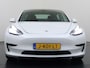 Tesla Model 3 SR+ 325PK AutoPilot Leer Pano-Dak Adaptive Cruise Lmv 18" Camera's Elektr.-Stuur+Stoelen+Spiegels+Geheugen+Easy-Entry+Verwarmde stoelen Park assistent Pdc WIFI Ecc Lane-Assist Speed-Assist Soh 85% Ecc Navi Led DAB Voorverwarmen interieur via App Keyless One-Pedal-Drive 1e Eigenaar Origineel Nederlands Fabrieksgarantie op Accu en Motor tot 28-9-2028/160.000KM