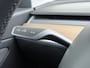 Tesla Model 3 SR+ 325PK AutoPilot Leer Pano-Dak Adaptive Cruise Lmv 18" Camera's Elektr.-Stuur+Stoelen+Spiegels+Geheugen+Easy-Entry+Verwarmde stoelen Park assistent Pdc WIFI Ecc Lane-Assist Speed-Assist Soh 85% Ecc Navi Led DAB Voorverwarmen interieur via App Keyless One-Pedal-Drive 1e Eigenaar Origineel Nederlands Fabrieksgarantie op Accu en Motor tot 28-9-2028/160.000KM