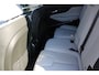 Hyundai Santa Fe Premium Plus Sky | 19-inch lichtmetalen velgen met 235/55 R19-banden | Actieve rijbaanassistentie (LKA) | Blind-spot View Monitor (BVM)