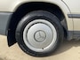 Mercedes-Benz Pullman 200D W124 1986, TREKHAAK, BEKLEDING