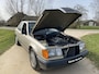 Mercedes-Benz Pullman 200D W124 1986, TREKHAAK, BEKLEDING