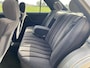 Mercedes-Benz Pullman 200D W124 1986, TREKHAAK, BEKLEDING