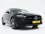 Mercedes-Benz A-klasse 250 e Luxury Line | Panoramadak | Sfeerlicht | Camera | Keyless | Zwarte Hemel | Cruise | DAB