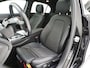 Mercedes-Benz A-klasse 250 e Luxury Line | Panoramadak | Sfeerlicht | Camera | Keyless | Zwarte Hemel | Cruise | DAB