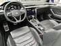 Volkswagen Arteon Shooting Brake 1.4 TSI eHybrid 2x R-Line / AUTOMAAT/ PANO/ TREKHAAK/ 360 CAMERA/ DCC/ CARBON/ HEAD-UP DISPLAY/ LEDEREN MEMORY SEATS/ DODE HOEK/ KEYELSS/ APP CONNECT/ ADAPT. CRUISE/ STOELVERWARM. V & A/ NAVI/ CLIMA/ DAB/ 19" LMV