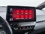 Volkswagen ID.3 First Max 62kWh Pano-Dak Elektr.Stoelen Adap.Cruise Camera Head-Up Matrix-Led Elektr.Stoelen 20"lm Navi Ecc Keyless Advanced SOH 89% Ergo Active Stoelen Stuur+Stoelverwarming Led-a-licht dynamisch Apple Carplay Android Auto Dodehoek detector Origineel Nederlandse Auto € 49.176 nieuw!