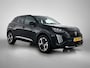 Peugeot 2008 SUV GT Hybrid 145pk Automaat | Navigatie | Rondomzichtcamera | Climate Control | Adaptieve Cruise Control | Full Led koplampen | Parkeersensoren v+a | Keyless | Armsteun | Dodehoeksensor | Draadloze Apple Carplay / Android Auto + telefoonlader | Digitaal instrumentenpaneel | DAB+ radio | Donker getint glas | 17" lichtmetalen velgen |