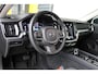 Volvo V60 2.0 B4 Core | Adaptieve cruise control | Elektrische uitklapbare trekhaak | Dodehoek-detectie | DAB+ |