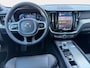 Volvo XC60 T6 Plug-in hybrid AWD Plus Black Edition | Luchtvering | Achterbank verwarmd | Achteruitrijcamera | Alarmsysteem