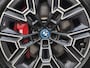 BMW i5 XDrive 40 M Sport Edition 84 kWh 4WD / SOH 96,61%/ VOL LEDER / M Sportpakket Pro / Fabrieksgarantie tot 02-2028  / Elektrische Trekhaak (1500KG) / Harman Kardon / Head-Up Display / Stoelverwarming & Ventilatie / Elektrisch Verstelbare Stoelen /