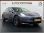 Tesla Model 3 Long Range AWD 75kWh Trekhaak AutoPilot Leeer Pano-dak Adaptive-Cruise Camera's Elektr.-Stuur+Stoelen+Spiegels+Geheugen+Easy-Entry+Verwarmde stoelen Park assistent Pdc WIFI Lane-Assist Navi LED DAB Voorverwarmen interieur Keyless One-Pedal-Drive 4WD SOH 86% 1.000KG Trekgewicht Origineel Nederlandse Auto Fabrieksgarantie op Accu en Motor tot 19-12-2027/192.00km € 60.430 nieuw!