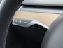 Tesla Model 3 Long Range AWD 75kWh Trekhaak AutoPilot Leeer Pano-dak Adaptive-Cruise Camera's Elektr.-Stuur+Stoelen+Spiegels+Geheugen+Easy-Entry+Verwarmde stoelen Park assistent Pdc WIFI Lane-Assist Navi LED DAB Voorverwarmen interieur Keyless One-Pedal-Drive 4WD SOH 86% 1.000KG Trekgewicht Origineel Nederlandse Auto Fabrieksgarantie op Accu en Motor tot 19-12-2027/192.00km € 60.430 nieuw!