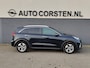 Kia Niro EV e-Niro ExecutiveLine 64kWh SOH 100% Trekhaak Leder Warmtepomp Adap.Cruise Elek.Stoel+Memory JBL®-Audio Pdc Navi Ecc Camera Apple Carplay Android Auto Stoelverwarming+Koeling Stuurverwarming Lmv Privacy Glas DAB Vess Lane Assist Blind Spot 1e Eigenaar Origineel Nederlandse Auto