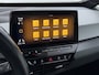 Volkswagen ID.3 First Max 62kWh Pano-dak 20"lm Head-Up-Display Adap.Cruise Camera Elek.Stoelen Navi Ecc Keyless Advanced Head-Up Matrix-Led SOH 91% Ergo Active Stoelen+Stuur+Stoelverwarming Led-a-licht dynamisch Apple Carplay Android Auto Dodehoek detector Dealeronderhouden Origineel Nederlandse Auto € 49.175,- nieuw!