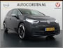 Volkswagen ID.3 First Max 62kWh Pano-dak 20"lm Head-Up-Display Adap.Cruise Camera Elek.Stoelen Navi Ecc Keyless Advanced Head-Up Matrix-Led SOH 91% Ergo Active Stoelen+Stuur+Stoelverwarming Led-a-licht dynamisch Apple Carplay Android Auto Dodehoek detector Dealeronderhouden Origineel Nederlandse Auto € 49.175,- nieuw!
