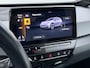 Volkswagen ID.3 First Max 62kWh Pano-dak 20"lm Head-Up-Display Adap.Cruise Camera Elek.Stoelen Navi Ecc Keyless Advanced Head-Up Matrix-Led SOH 91% Ergo Active Stoelen+Stuur+Stoelverwarming Led-a-licht dynamisch Apple Carplay Android Auto Dodehoek detector Dealeronderhouden Origineel Nederlandse Auto € 49.175,- nieuw!