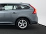 Volvo V60 2.0 T3 Polar | Dealer onderhouden | Navigatie | Trekhaak | Climate Control | Park Assist achter | Cruise Control
