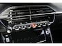 Peugeot e-2008 EV Allure 50 kWh | Fase 3 laden | Navigatie | Stoelverwarming | Adaptieve cruise control | 3D Instrumentenpaneel |