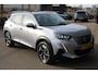 Peugeot e-2008 EV Allure 50 kWh | Fase 3 laden | Navigatie | Stoelverwarming | Adaptieve cruise control | 3D Instrumentenpaneel |
