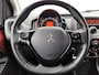 Peugeot 108 Active 72pk | Lage kilometerstand! | Airco | Elektrische ramen & spiegels | Centrale portiervergrendeling | Bluetooth | Radio/MP3 speler met stuurbediening | Donker getint glas | Lederen stuurwiel | Zuinig en voordelig autorijden! |