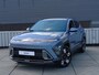 Hyundai Kona 1.6 GDI HEV Comfort Plus Full Hybride Automaat met Blind Spot Detectie, Navigatie en Keyless Uit voorraad leverbaar!