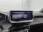 Peugeot 2008 SUV Allure Hybrid 145pk Automaat | Navigatie via draadloze Apple Carplay / Android Auto | Rondomzichtcamera | Stoelverwarming | Climate Control | Adaptieve Cruise Control | Parkeersensoren v+a | Dodehoeksensor | Keyless start | Armsteun | Digitaal instrumentenpaneel | DAB+ radio | Led koplampen | Donker getint glas | 17" lichtmetalen velgen |