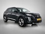 Peugeot 2008 SUV Allure Hybrid 145pk Automaat | Navigatie via draadloze Apple Carplay / Android Auto | Rondomzichtcamera | Stoelverwarming | Climate Control | Adaptieve Cruise Control | Parkeersensoren v+a | Dodehoeksensor | Keyless start | Armsteun | Digitaal instrumentenpaneel | DAB+ radio | Led koplampen | Donker getint glas | 17" lichtmetalen velgen |