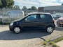 Toyota Yaris 1.0 VVT-i Sol! Airco l Elek pakket l MTF-stuur! NIEUWE APK l 2 sleutels l KEURIG NETJES!