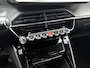 Peugeot e-2008 SUV EV Allure 54 kWh 156pk | Navigatie | Achteruitrijcamera | Climate Control | Cruise Control | Parkeersensoren v+a | Draadloze Apple Carplay / Android Auto | Digitaal instrumentenpaneel | Armsteun | Elektrisch inklapbare spiegels | DAB+ radio | Led koplampen | Donker getint glas | 17" lichtmetalen velgen |