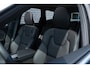 Volvo XC60 T6 Plug-in hybrid AWD Plus Bright | Luchtvering | Trekhaak 2250 kg | 360° Camera | Harman Kardon Audio | Full-LED Koplampen | Elektrisch Verstelbare Voorstoelen | Stoel-/Stuurverwarming |