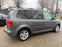 Volkswagen Touran 1.2 TSI Highline BlueMotion camera, trekhaak, cruise controle, ele pakket multi-stuur, stoel verwarming, nwe apk