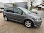 Volkswagen Touran 1.2 TSI Highline BlueMotion camera, trekhaak, cruise controle, ele pakket multi-stuur, stoel verwarming, nwe apk