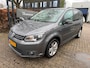 Volkswagen Touran 1.2 TSI Highline BlueMotion camera, trekhaak, cruise controle, ele pakket multi-stuur, stoel verwarming, nwe apk