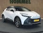 Toyota C-HR 1.8 Hybrid 140 First Edition - ORIGINEEL NEDERLANDSE AUTO - DODEHOEKDETECTIE - ADAPTIEVE CRUISE CONTROL - ELEKTRISCHE ACHTERKLEP - NAVIGATIE FULL-MAP - APPLE CARPLAY/ANDROID AUTO - ACHTERUITRIJCAMERA - PARKEERSENSOREN VOOR EN ACHTER - TWO TONE - KEYLESS ENTRY/START