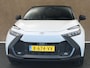 Toyota C-HR 1.8 Hybrid 140 First Edition - ORIGINEEL NEDERLANDSE AUTO - DODEHOEKDETECTIE - ADAPTIEVE CRUISE CONTROL - ELEKTRISCHE ACHTERKLEP - NAVIGATIE FULL-MAP - APPLE CARPLAY/ANDROID AUTO - ACHTERUITRIJCAMERA - PARKEERSENSOREN VOOR EN ACHTER - TWO TONE - KEYLESS ENTRY/START